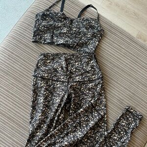 Lululemon two piece set with adjustable straps